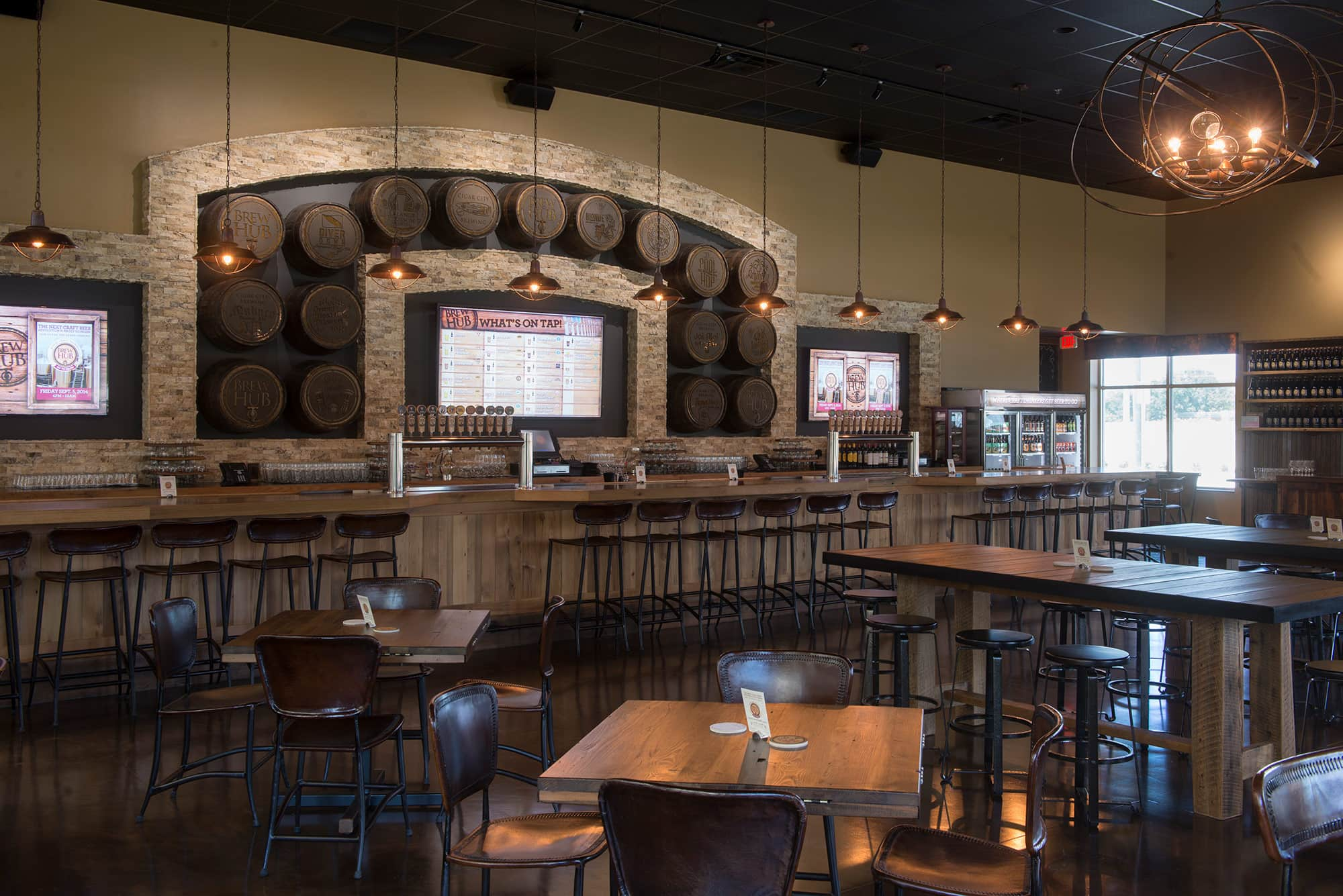 Tasting room and bar at Brew Hub in Lakeland, FL