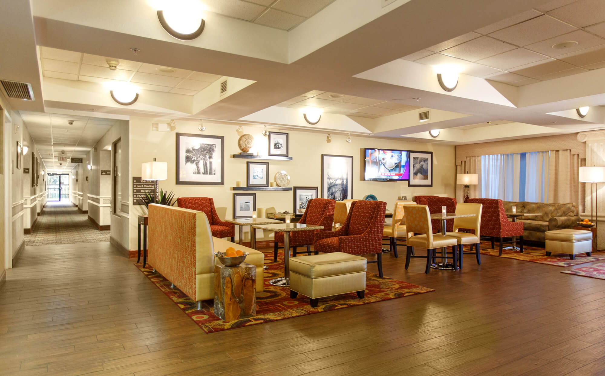 Lobby and sitting area inside Hampton Inn Winter Haven